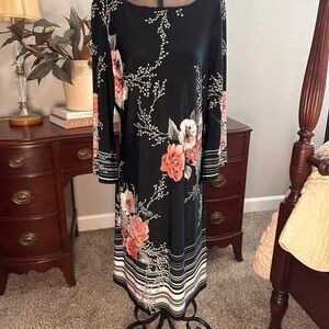 Roz & Ali Black Floral Long Sleeve Dress